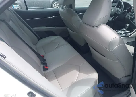 2019 Toyota Camry Xse/Xle z USA, uszkodzony, nr VIN 4T1BZ1HK6KU507910